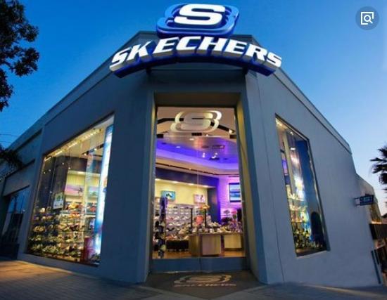 从鞋履到箱包 解码Skechers的全民热度与箱包销售启示